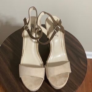 BRECKELLE’s: Wedge Sandals